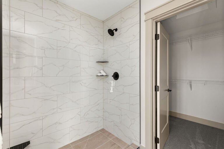 01-IMG_0001_0032_19-IMG_0109